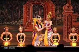  Pengalaman Pertama Sophia Latjuba Main Wayang Orang